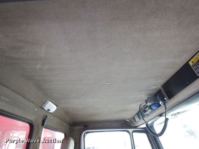 image for item AF9324 2001 Freightliner FL80  dump truck