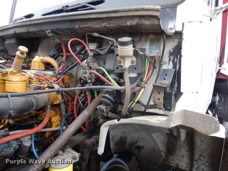 image for item AF9324 2001 Freightliner FL80  dump truck