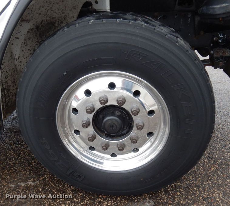 image for item AF9324 2001 Freightliner FL80  dump truck