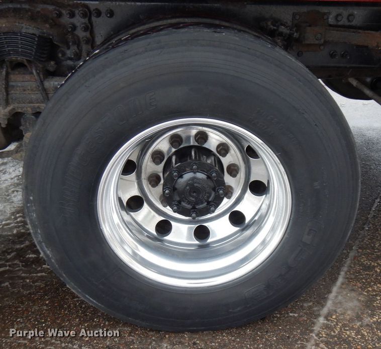 image for item AF9324 2001 Freightliner FL80  dump truck