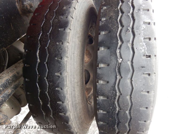 image for item AF9324 2001 Freightliner FL80  dump truck