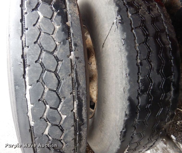 image for item AF9324 2001 Freightliner FL80  dump truck