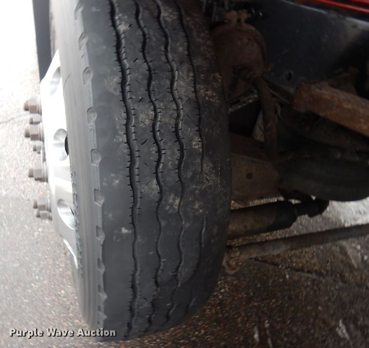 image for item AF9324 2001 Freightliner FL80  dump truck