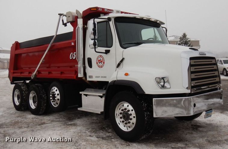 image for item AF9325 2016 Freightliner 114SD  dump truck