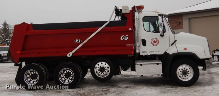 image for item AF9325 2016 Freightliner 114SD  dump truck
