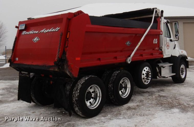 image for item AF9325 2016 Freightliner 114SD  dump truck