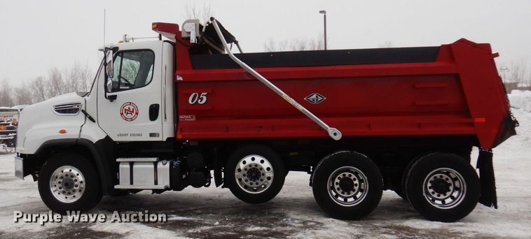 image for item AF9325 2016 Freightliner 114SD  dump truck