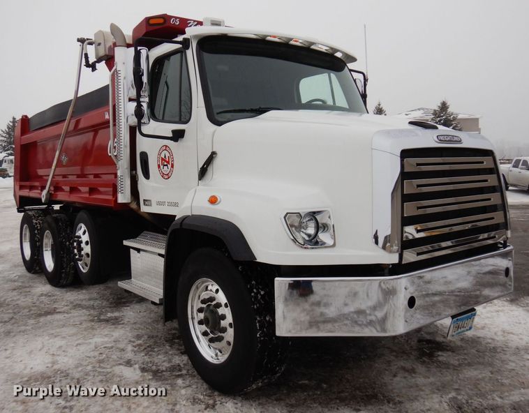 image for item AF9325 2016 Freightliner 114SD  dump truck