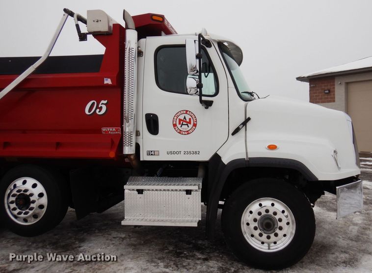 image for item AF9325 2016 Freightliner 114SD  dump truck