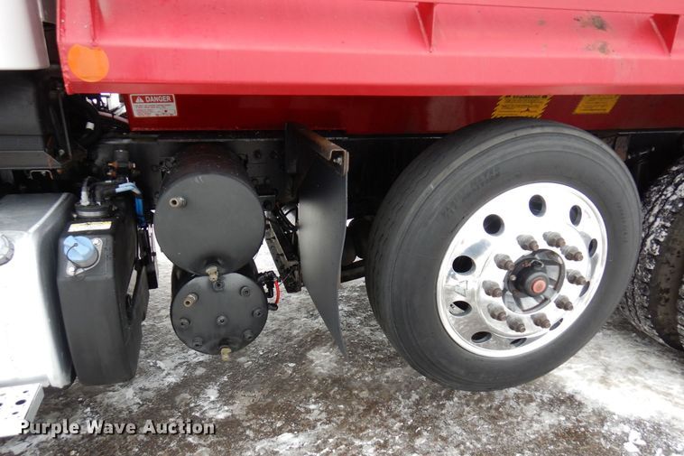 image for item AF9325 2016 Freightliner 114SD  dump truck