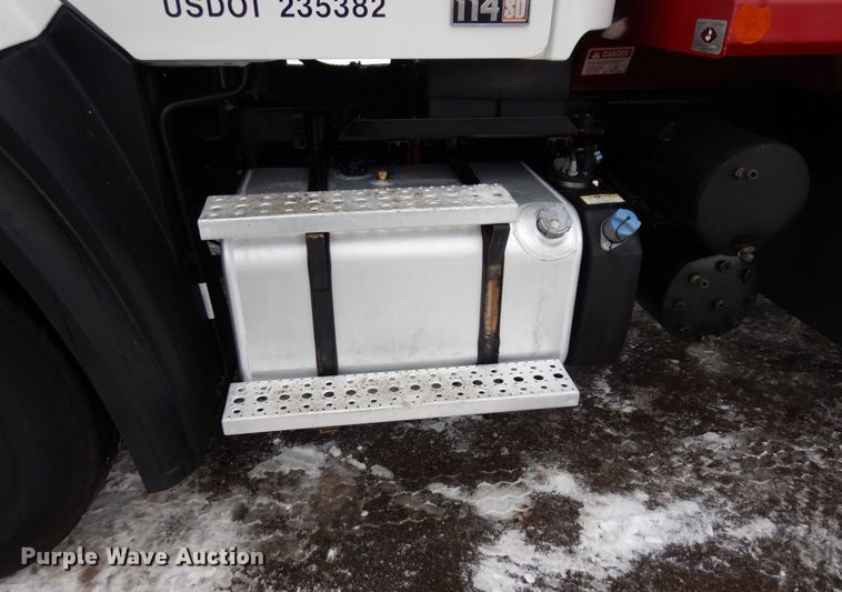 image for item AF9325 2016 Freightliner 114SD  dump truck