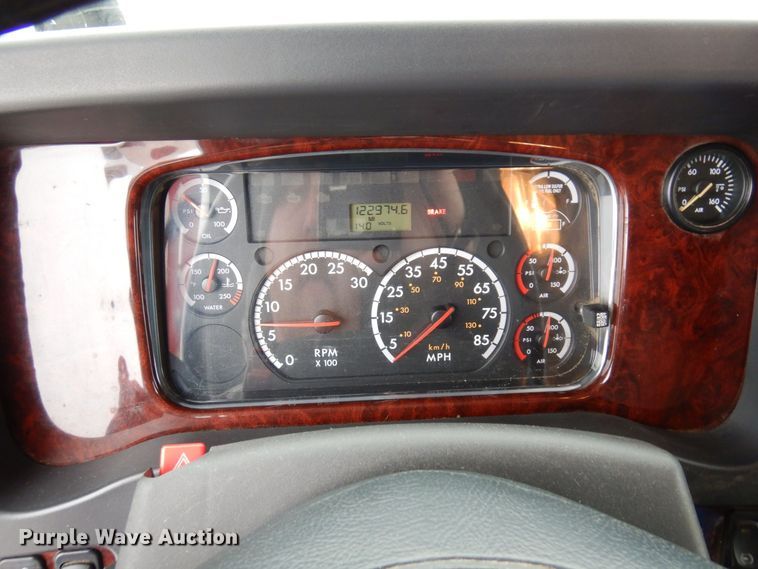 image for item AF9325 2016 Freightliner 114SD  dump truck