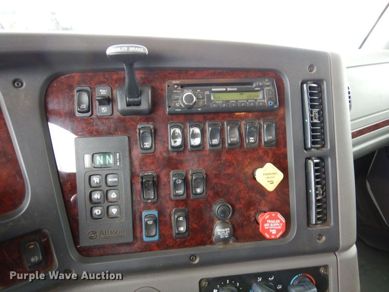 image for item AF9325 2016 Freightliner 114SD  dump truck