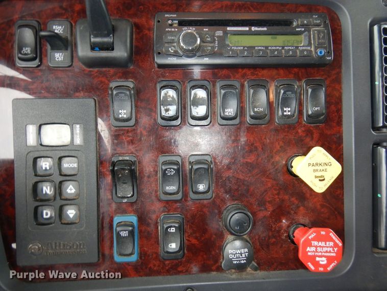 image for item AF9325 2016 Freightliner 114SD  dump truck