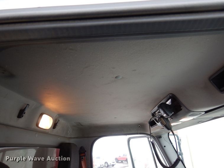 image for item AF9325 2016 Freightliner 114SD  dump truck