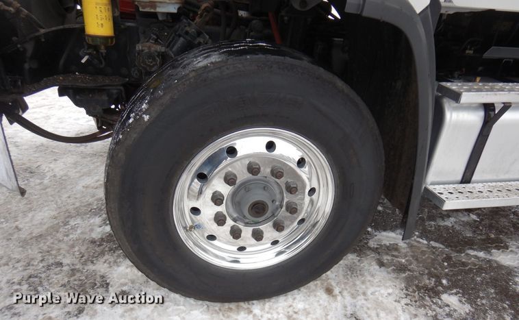 image for item AF9325 2016 Freightliner 114SD  dump truck