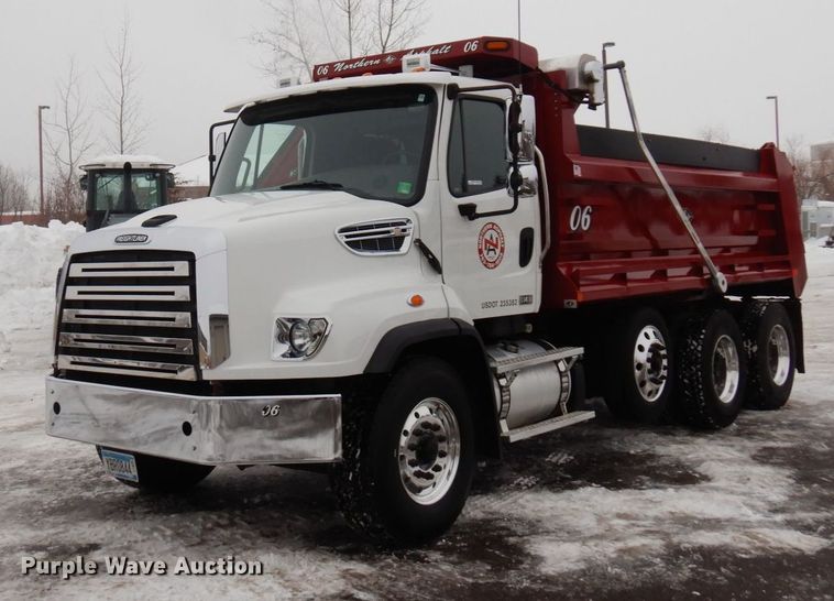image for item AF9326 2017 Freightliner 114SD  dump truck