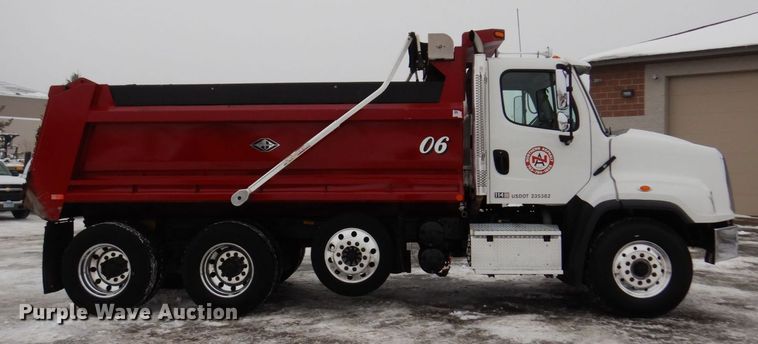 image for item AF9326 2017 Freightliner 114SD  dump truck