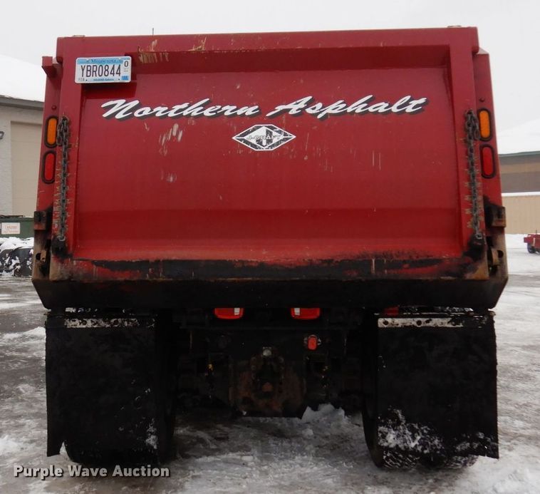 image for item AF9326 2017 Freightliner 114SD  dump truck