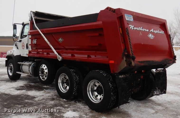 image for item AF9326 2017 Freightliner 114SD  dump truck