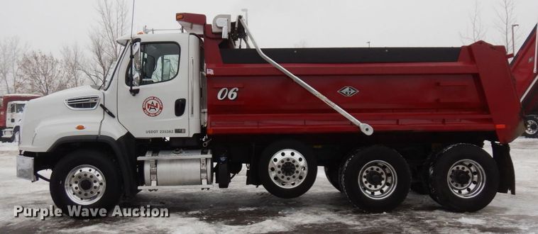 image for item AF9326 2017 Freightliner 114SD  dump truck