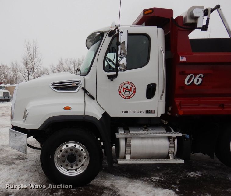 image for item AF9326 2017 Freightliner 114SD  dump truck