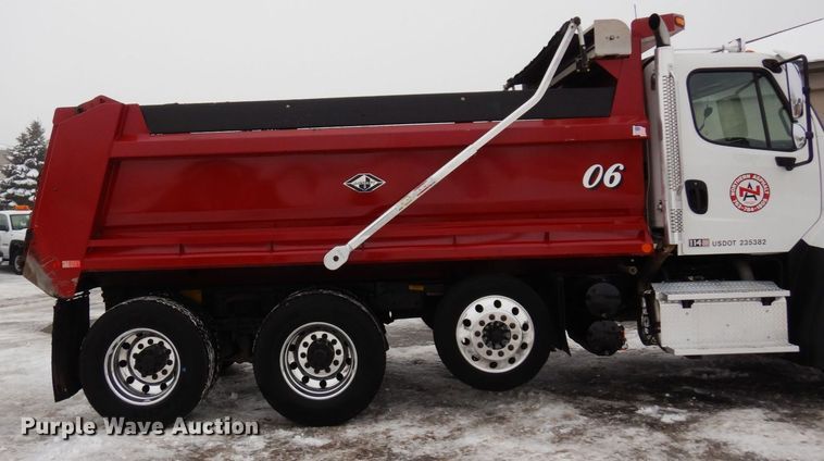 image for item AF9326 2017 Freightliner 114SD  dump truck