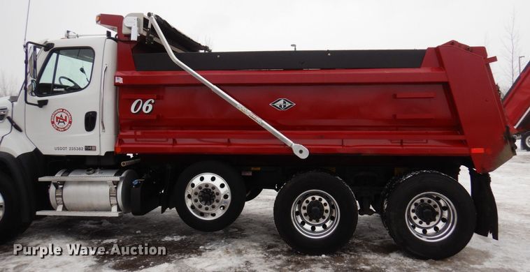 image for item AF9326 2017 Freightliner 114SD  dump truck