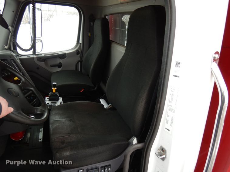 image for item AF9326 2017 Freightliner 114SD  dump truck