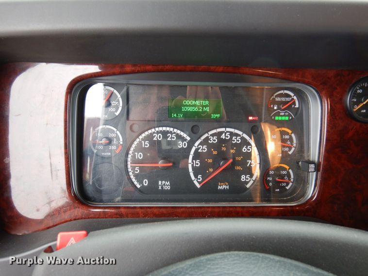 image for item AF9326 2017 Freightliner 114SD  dump truck