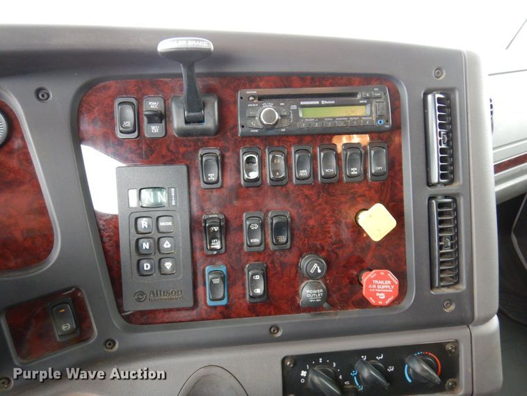 image for item AF9326 2017 Freightliner 114SD  dump truck