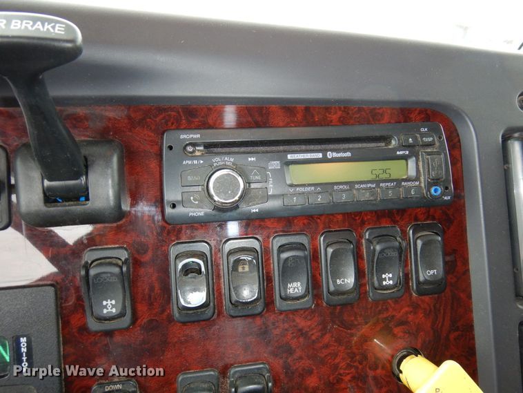 image for item AF9326 2017 Freightliner 114SD  dump truck