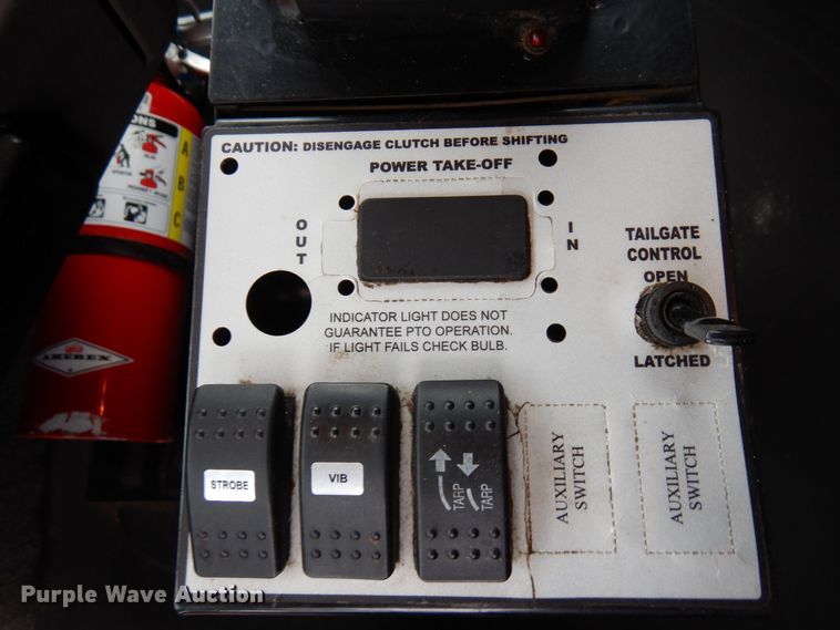 image for item AF9326 2017 Freightliner 114SD  dump truck