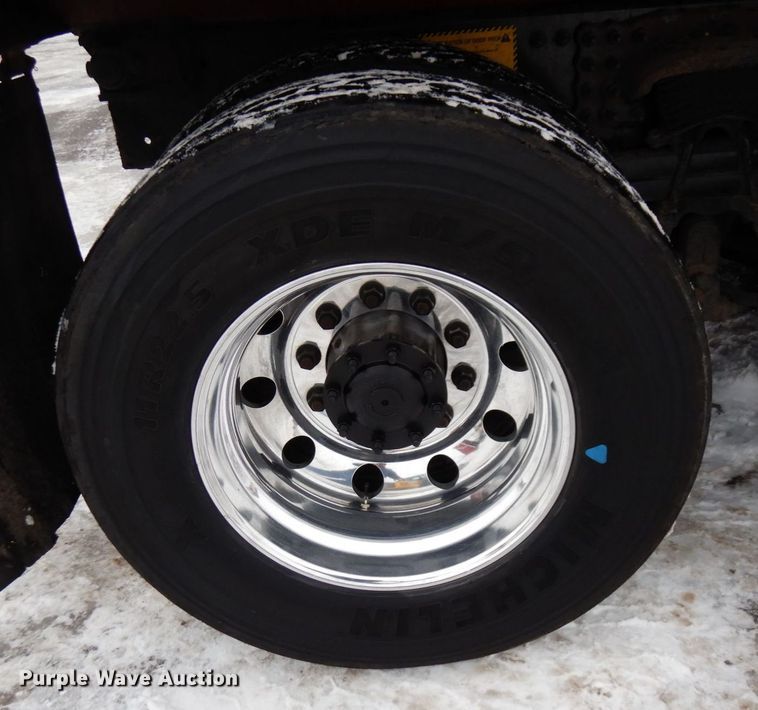 image for item AF9326 2017 Freightliner 114SD  dump truck