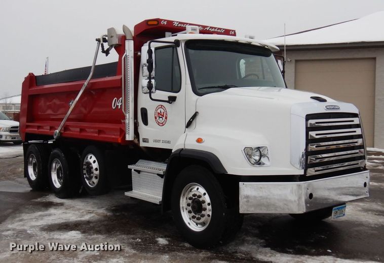 image for item AF9327 2016 Freightliner 114SD  dump truck