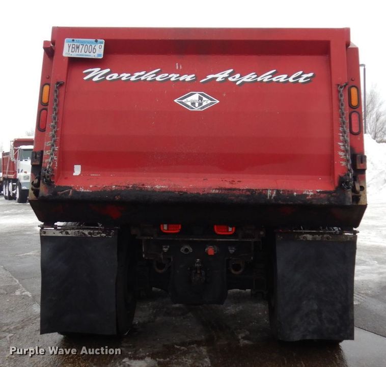 image for item AF9327 2016 Freightliner 114SD  dump truck