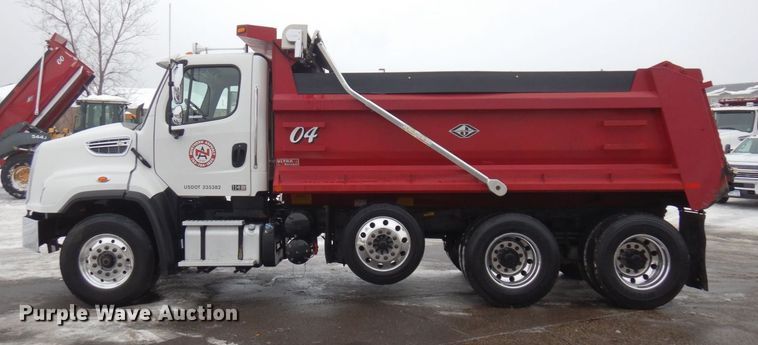 image for item AF9327 2016 Freightliner 114SD  dump truck