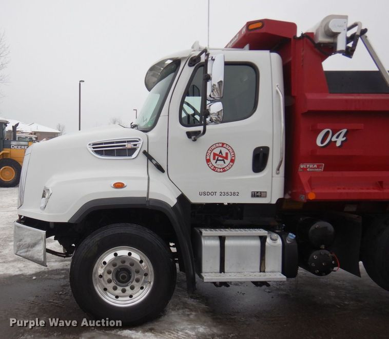 image for item AF9327 2016 Freightliner 114SD  dump truck