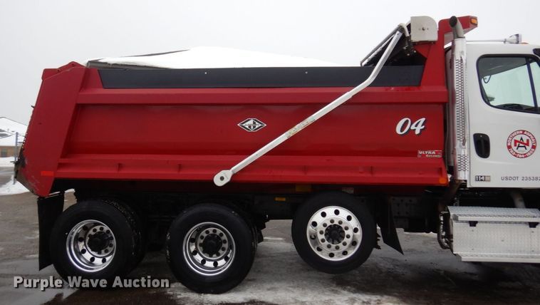 image for item AF9327 2016 Freightliner 114SD  dump truck