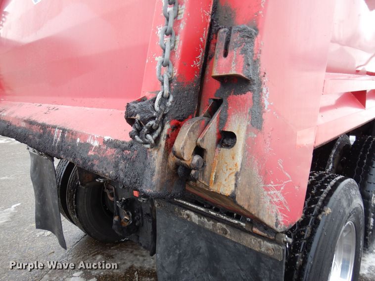 image for item AF9327 2016 Freightliner 114SD  dump truck