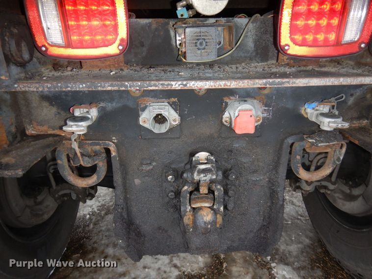 image for item AF9327 2016 Freightliner 114SD  dump truck