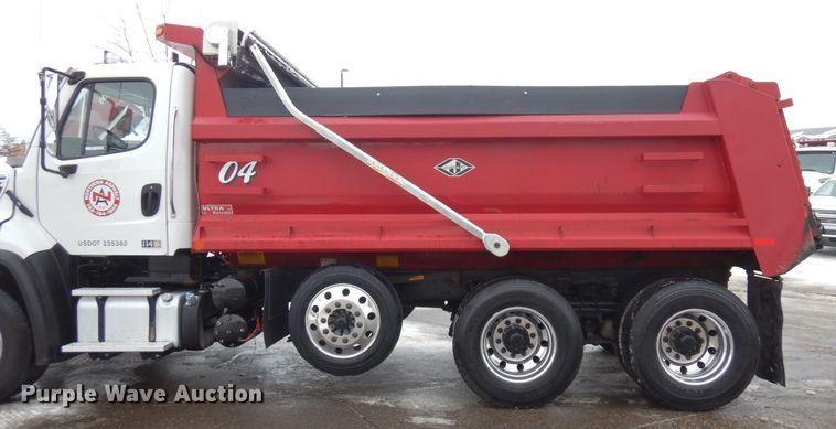 image for item AF9327 2016 Freightliner 114SD  dump truck