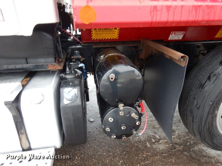 image for item AF9327 2016 Freightliner 114SD  dump truck