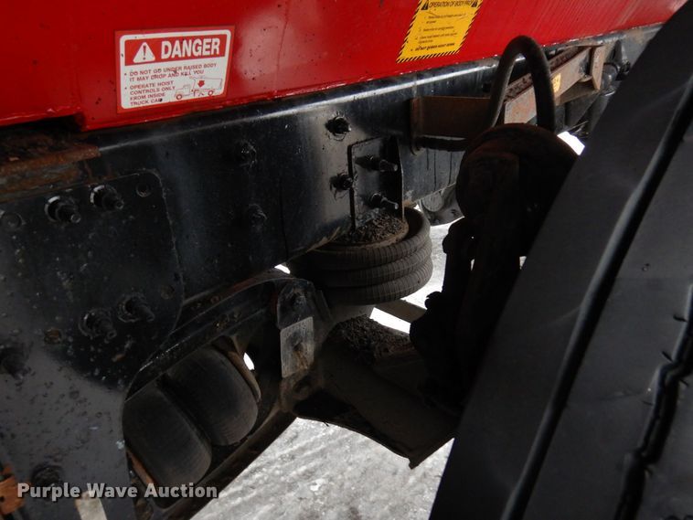 image for item AF9327 2016 Freightliner 114SD  dump truck