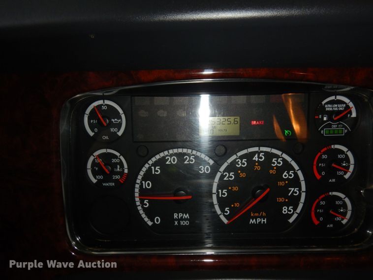 image for item AF9327 2016 Freightliner 114SD  dump truck