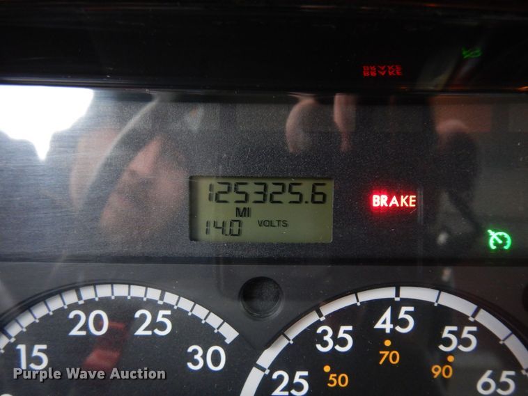 image for item AF9327 2016 Freightliner 114SD  dump truck