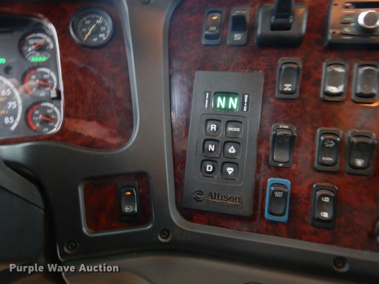 image for item AF9327 2016 Freightliner 114SD  dump truck