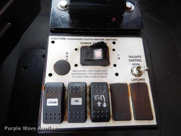 image for item AF9327 2016 Freightliner 114SD  dump truck