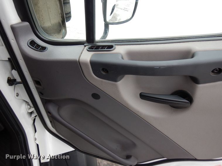 image for item AF9327 2016 Freightliner 114SD  dump truck