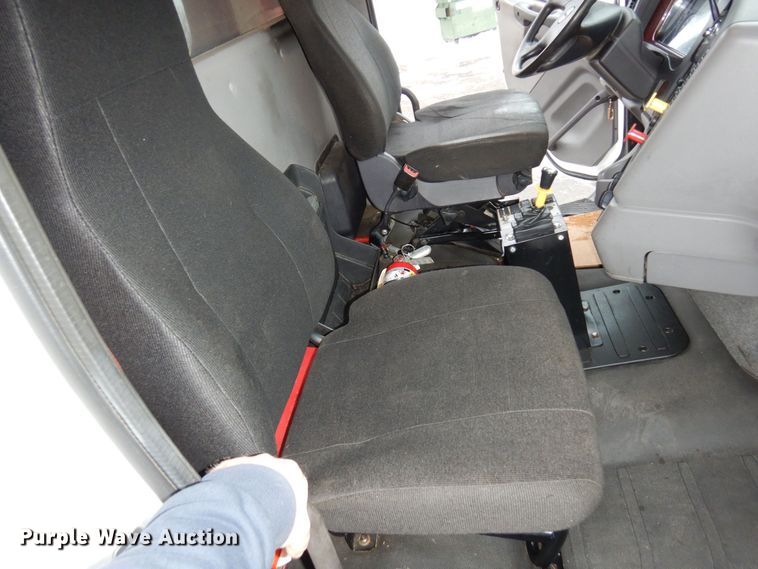 image for item AF9327 2016 Freightliner 114SD  dump truck